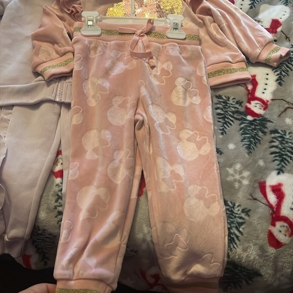 2 NWT Minnie Mouse outfits - Picture 5 of 10